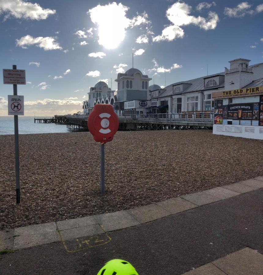 Ann Apartments Opposite The Pier With Sea View Portsmouth Exterior photo